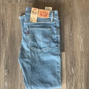 Levi’s 724 High Rise Straight Cropped